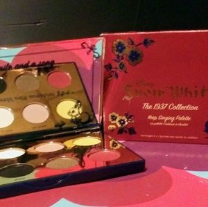 Snow White keep singing palette